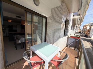 Flat with pool for sale in Calle CASTELLO 18