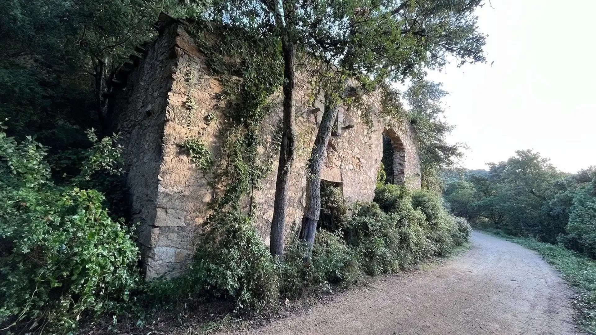 Außenansicht von Country house zum Verkauf in Santa Susanna
