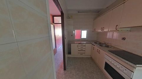 Foto 3 de Piso en venta en Calle Calderon de la Barca, La Salut, Badalona