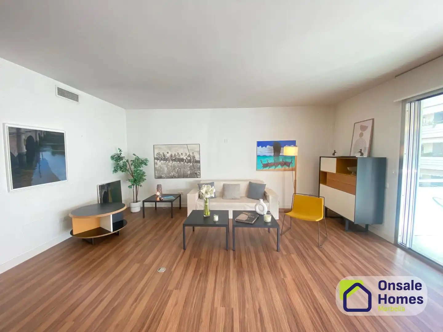Wohnzimmer von Wohnung zum Verkauf in Marbella mit Klimaanlage, Terrasse und Abstellraum
