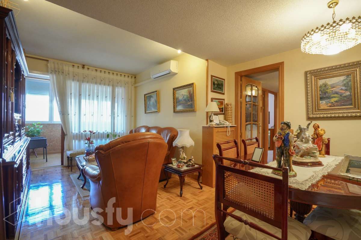 Living room of Flat for sale in  Madrid Capital  with Air Conditioner and Heating