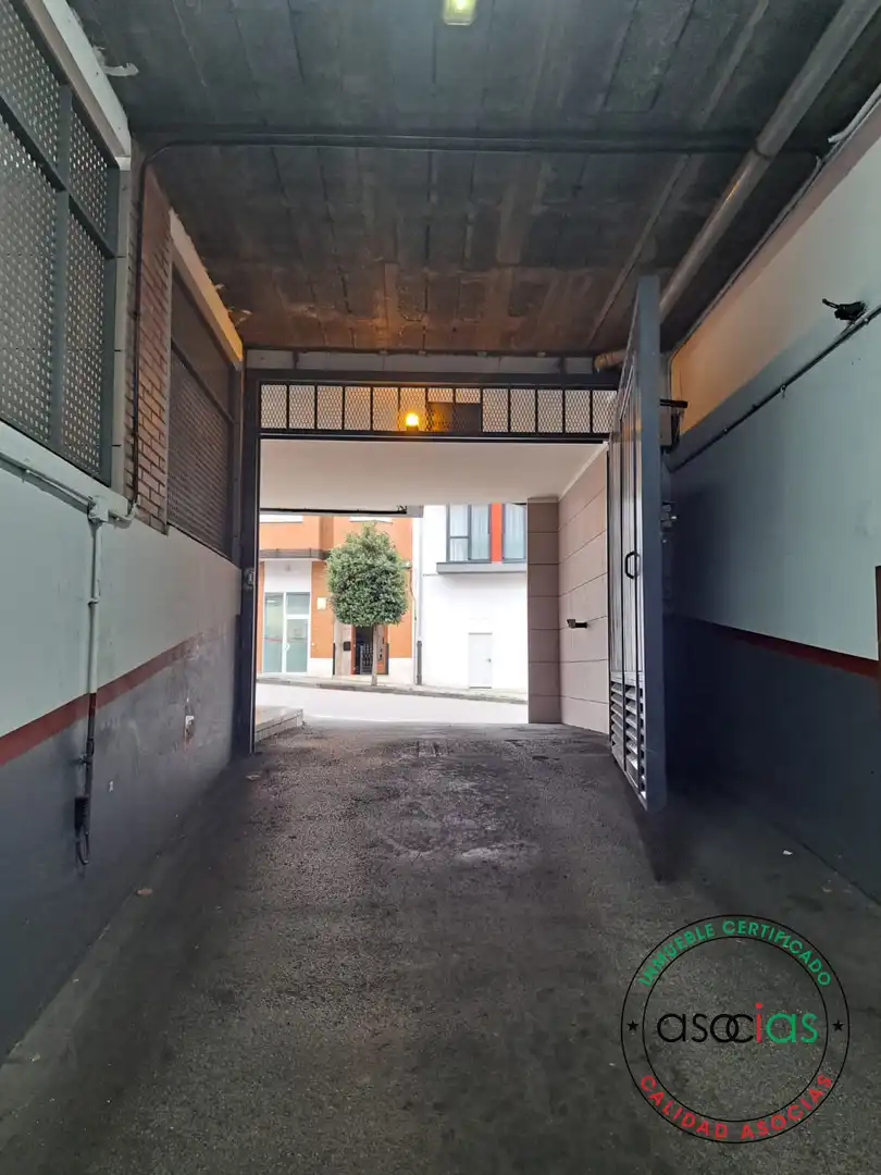 Vista exterior de Garatge en venda en Gijón 