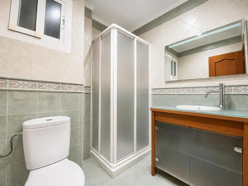 Baño de Piso en venta en Málaga con Aire acondicionado, Calefacción y Amueblado