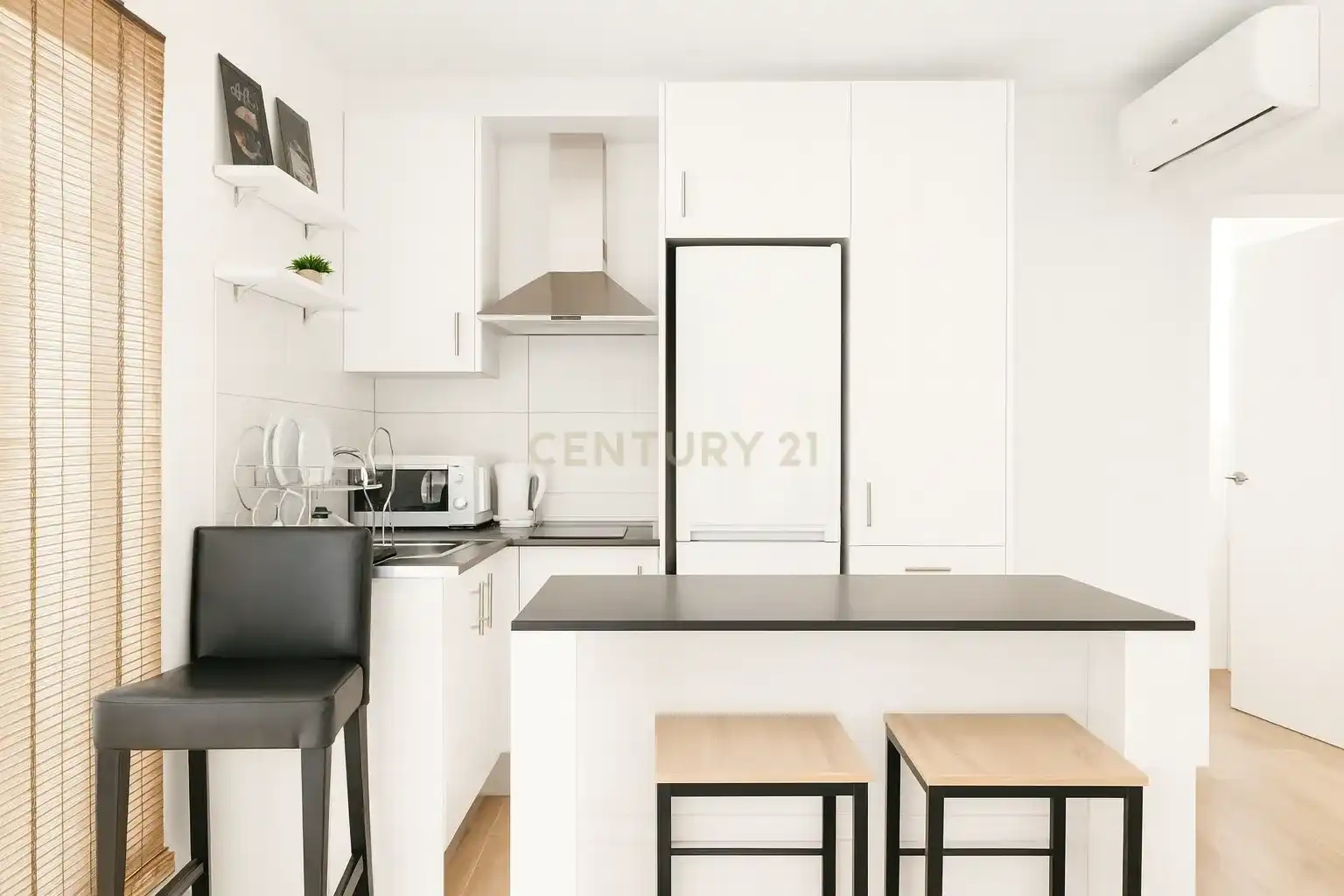 Cocina de Apartamento de alquiler en Calpe / Calp con Aire acondicionado, Lavadora y Microondas