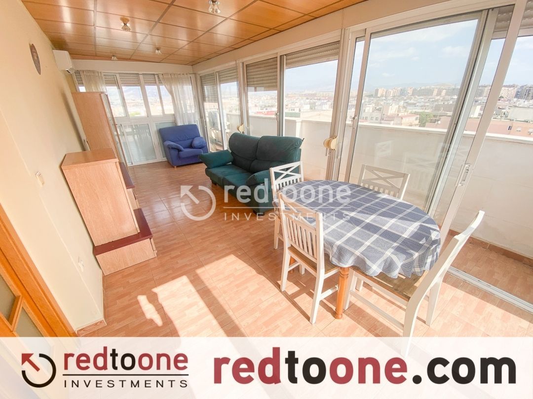 Vista exterior de Àtic en venda en Alicante / Alacant amb Terrassa