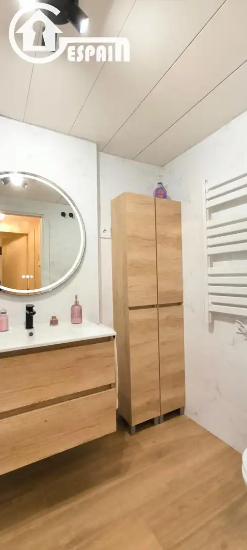 Bathroom of Flat for sale in Madrid  with Air Conditioner, Heating and Private garden