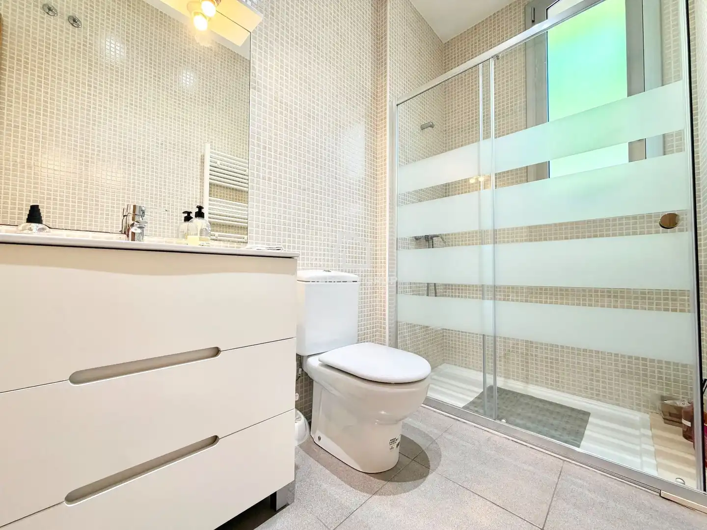 Bathroom of Houses for sale in Girona  with Air Conditioner, Heating and Private garden