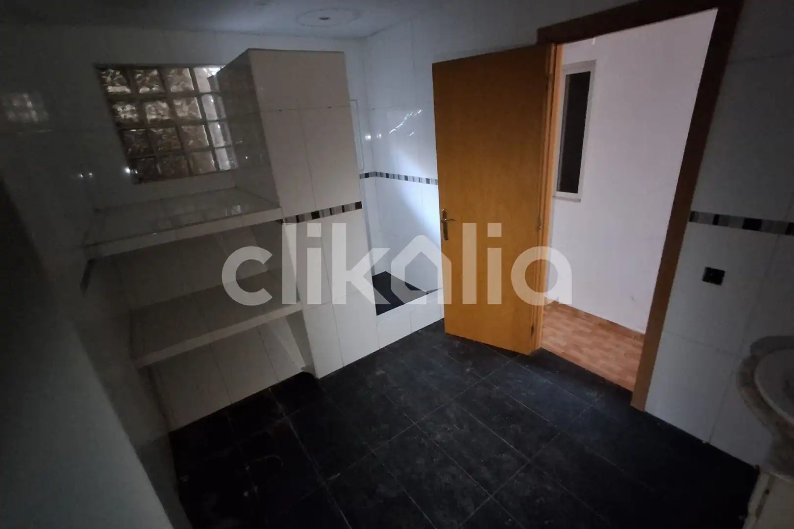 Küche von Einfamilien-Reihenhaus zum Verkauf in Sabadell mit Terrasse