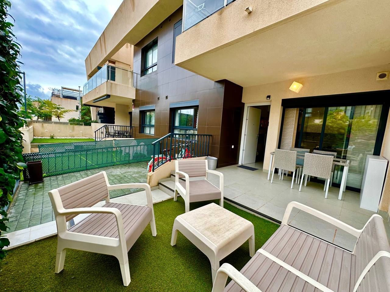 Terrassa de Planta baixa de lloguer en Pilar de la Horadada amb Aire condicionat, Calefacció i Jardí privat