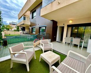 Terrassa de Planta baixa de lloguer en Pilar de la Horadada amb Aire condicionat, Calefacció i Jardí privat