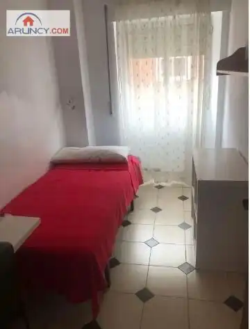 Habitación de Piso de alquiler en Sevilla con Aire acondicionado, Calefacción y Amueblado
