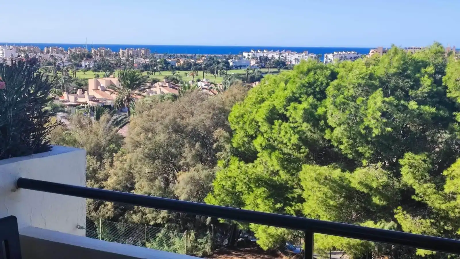 Vista exterior de Apartament de lloguer en El Ejido amb Aire condicionat, Terrassa i Balcó