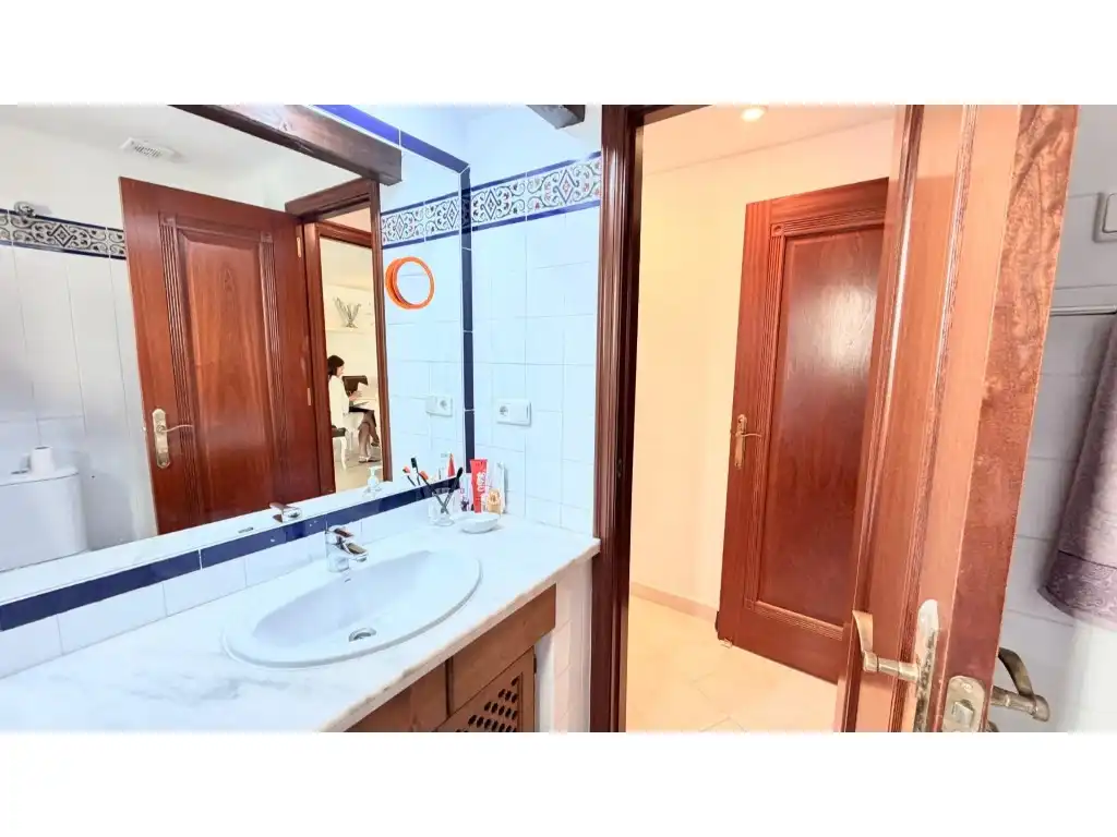 Bathroom of Apartments for sale in Torrevieja  with Air Conditioner, Swimming Pool and Furnished