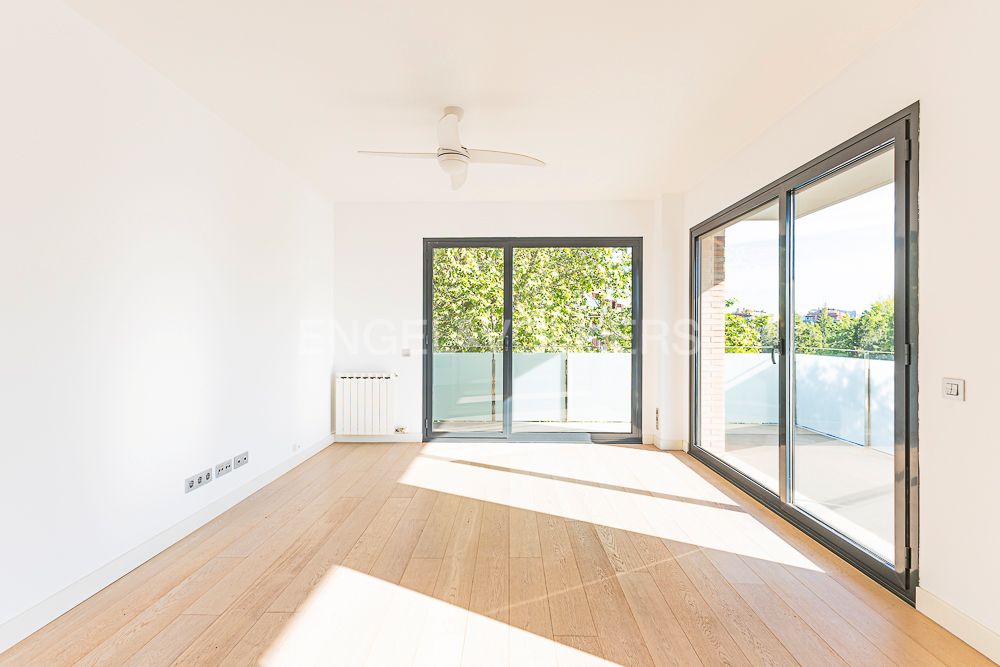 Exterior view of Apartment for sale in Sant Cugat del Vallès  with Air Conditioner, Heating and Private garden