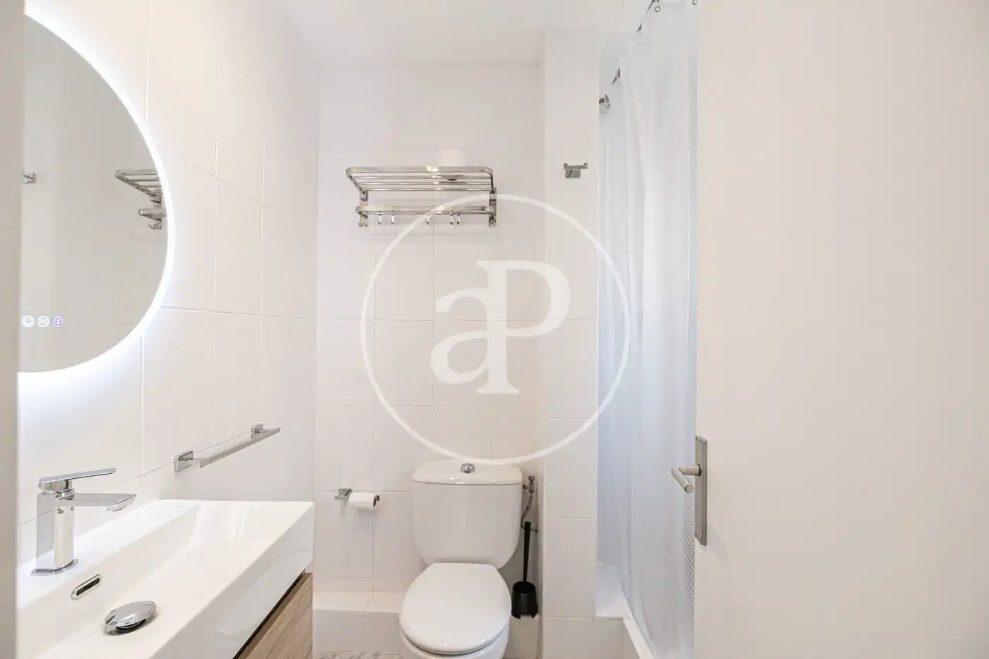 Baño de Piso en venta en Barcelona con Calefacción y Amueblado