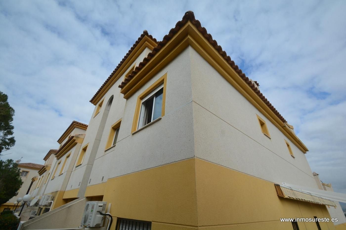 Vista exterior de Casa o xalet en venda en Cox amb Aire condicionat, Terrassa i Piscina comunitària
