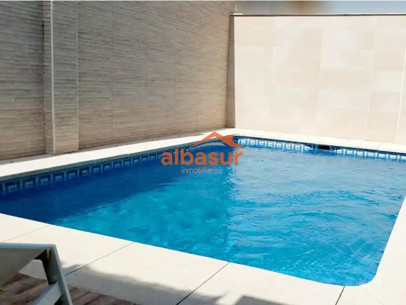 Piscina de Casa adosada en venta en Córdoba con Aire acondicionado, Calefacción y Terraza