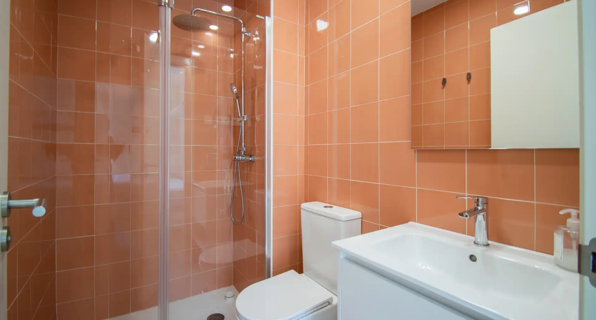 Bany de Casa o xalet per a compartir en Madrid amb Aire condicionat, Calefacció i Terrassa