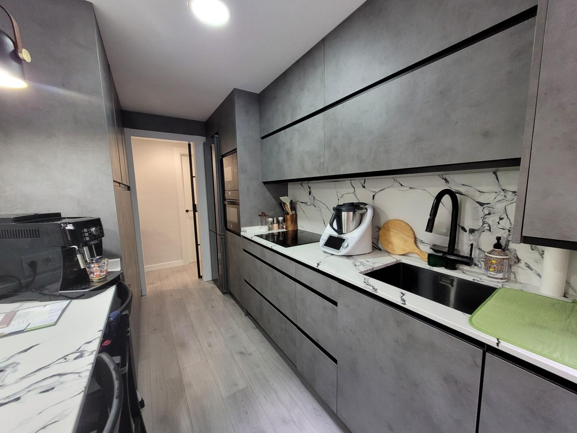 Cuina de Pis en venda en Salamanca Capital amb Calefacció i Balcó