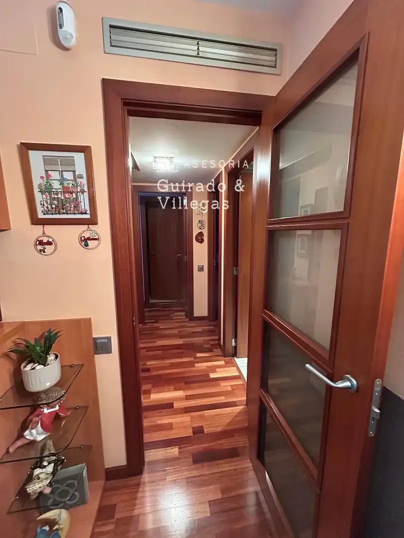Wohnung zum Verkauf in Barcelona mit Klimaanlage und Terrasse