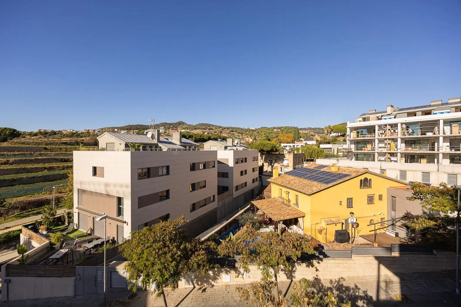 Vista exterior de Dúplex en venta en Tiana con Aire acondicionado, Parquet y Terraza