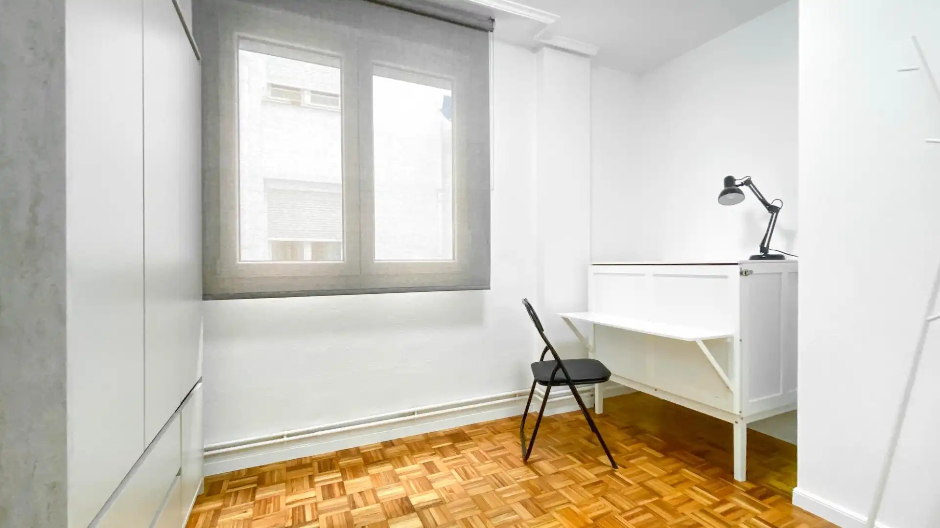 Bedroom of Flat for rent in Santander  with Heating and Furnished
