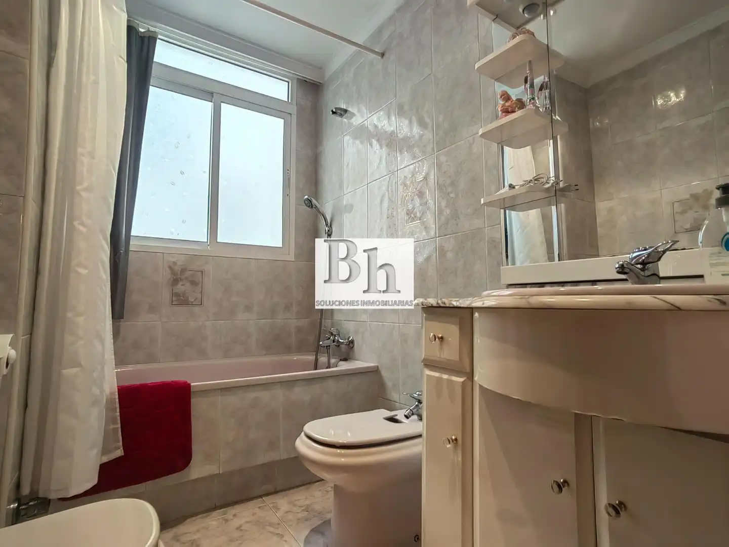 Baño de Piso en venta en Málaga con Aire acondicionado