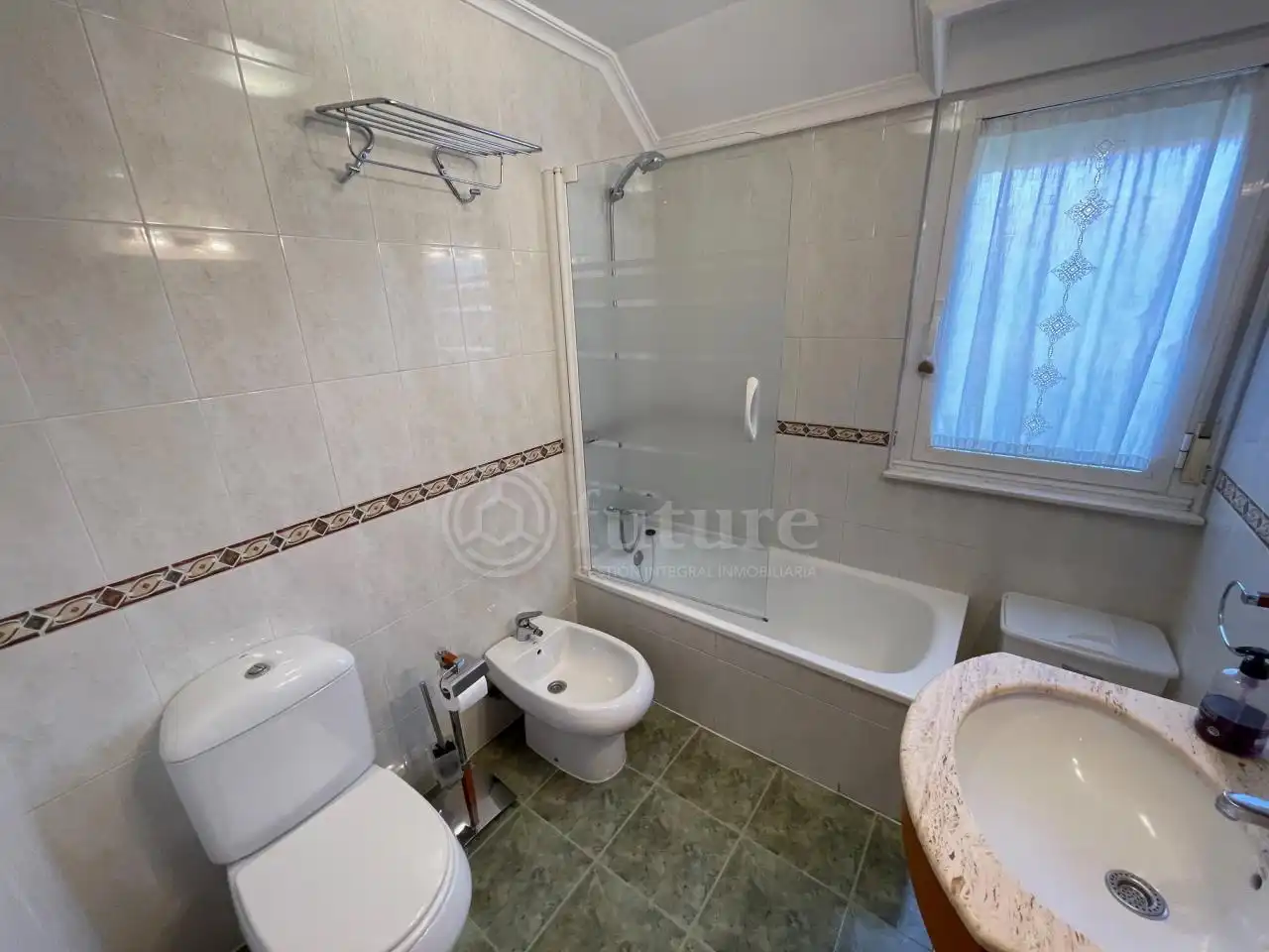 Bathroom of Attic for rent in Salamanca  with Heating, Parquet flooring and Terrace