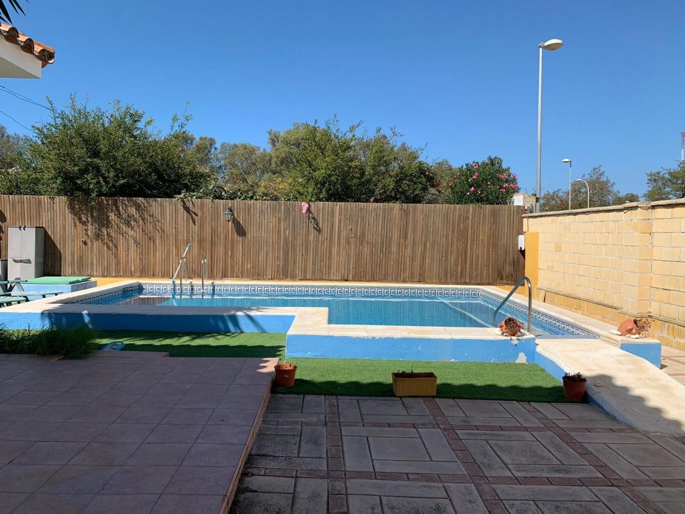 Piscina de Casa o xalet en venda en El Puerto de Santa María amb Aire condicionat, Jardí privat i Terrassa