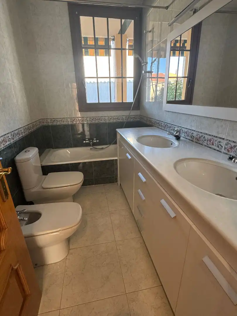 Bathroom of Ground floor for rent in La Garriga  with Air Conditioner, Heating and Terrace