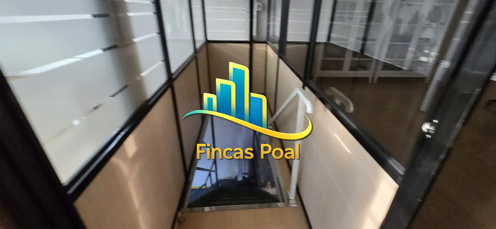 Piscina de Nave industrial en venta en Rubí