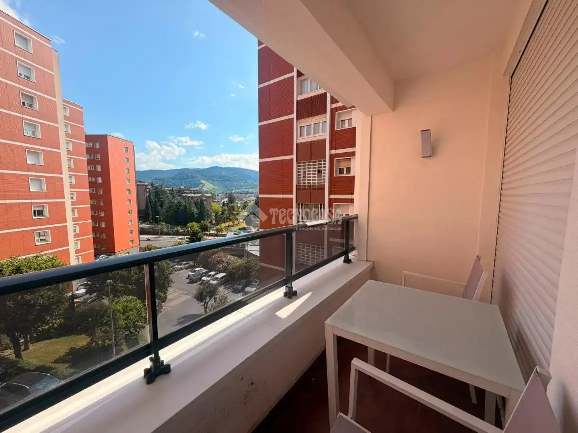 Terraza de Piso en venta en Bilbao  con Calefacción, Amueblado y Balcón