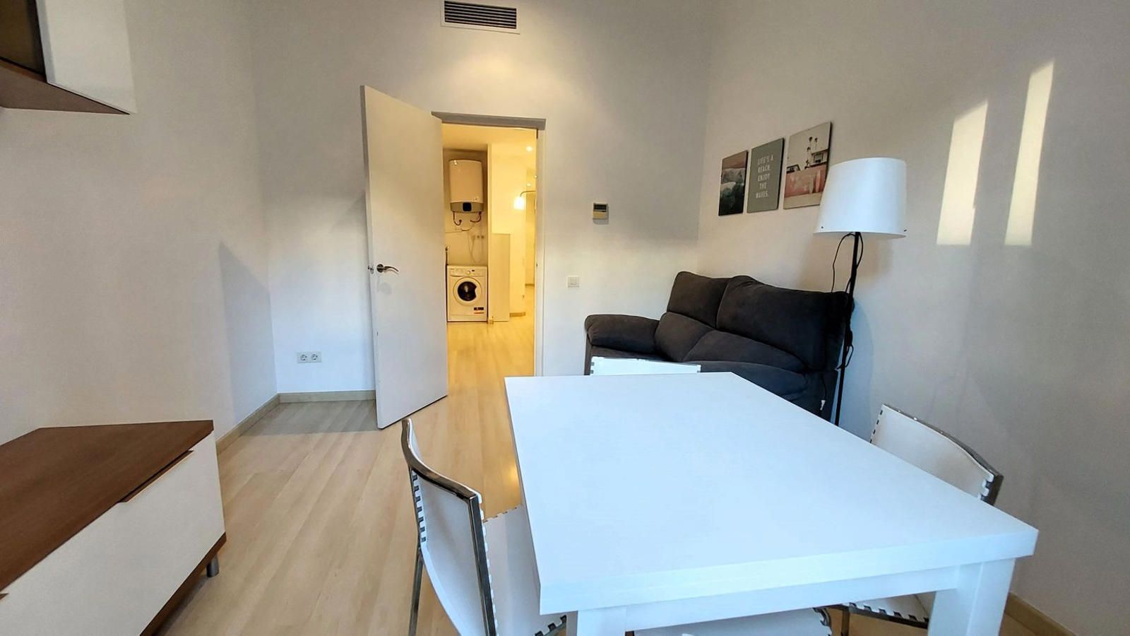 Bedroom of Flat to rent in  Barcelona Capital  with Air Conditioner, Heating and Parquet flooring