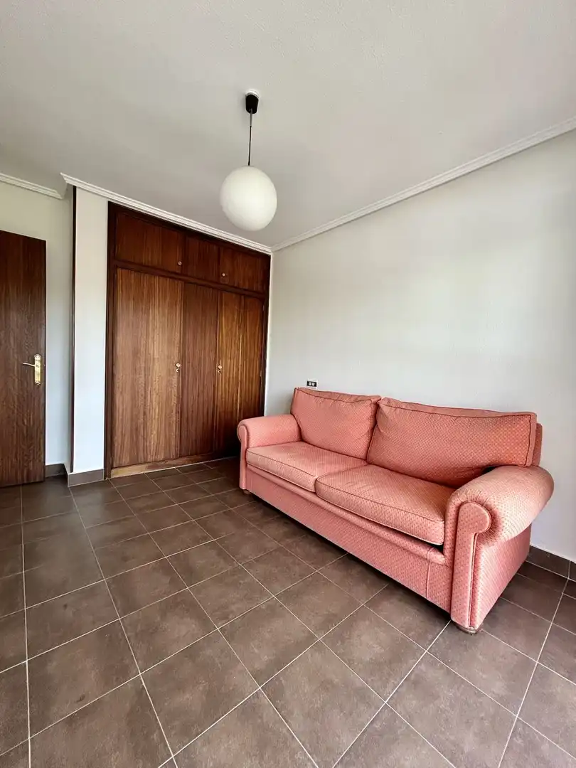 Sala d'estar de Pis en venda en Laredo amb Calefacció i Terrassa