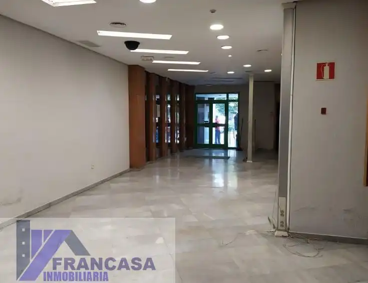 Local comercial en venda a Centro, imagen 2