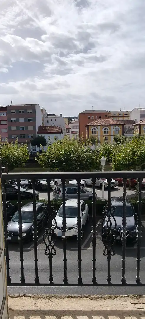 Vista exterior de Pis en venda en Cedeira amb Parquet i Balcó