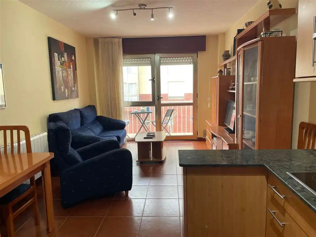 Sala d'estar de Pis en venda en San Vicente de la Barquera amb Calefacció, Terrassa i Traster