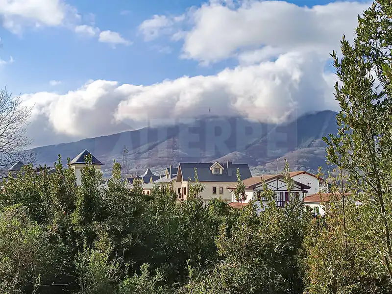 Vista exterior de Pis en venda en Irun 
