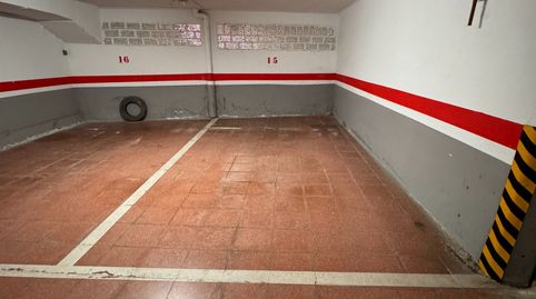 Oferta de plazas de aparcamiento para coche grande en Llefià, Badalona