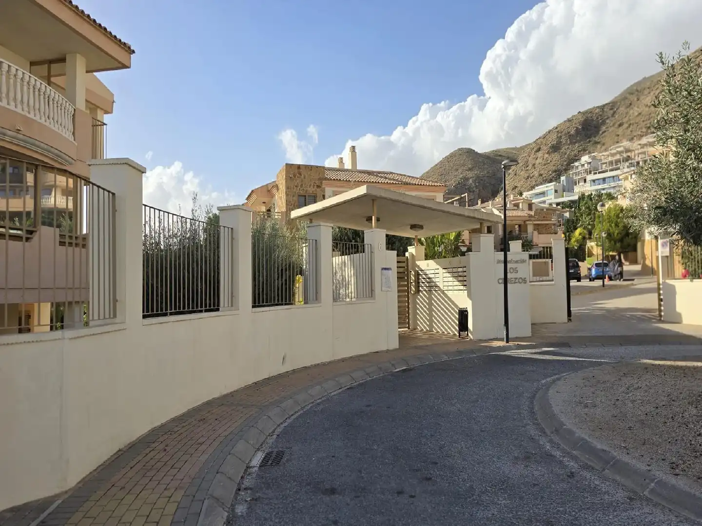 Vista exterior de Pis en venda en Finestrat amb Terrassa i Piscina comunitària