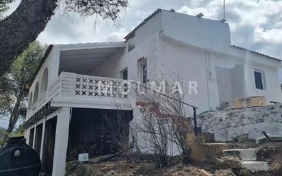 Vista exterior de Casa o xalet en venda en Macastre amb Piscina i Alarma