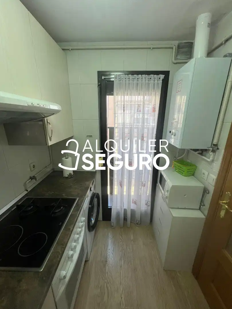 Habitación de Piso de alquiler en Madrid con Aire acondicionado, Calefacción y Trastero