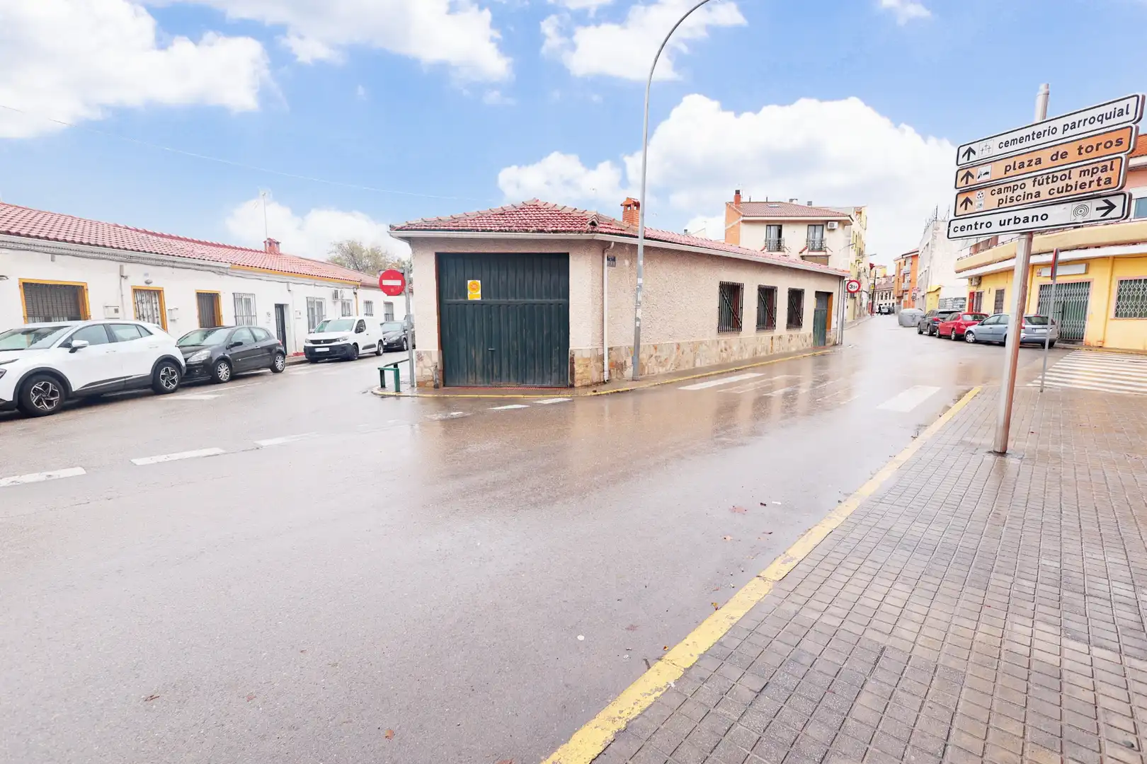 Exterior view of Houses for sale in Mejorada del Campo  with Heating