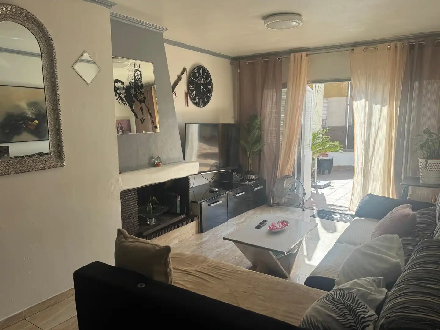 Sala d'estar de Àtic en venda en Salt amb Calefacció i Terrassa