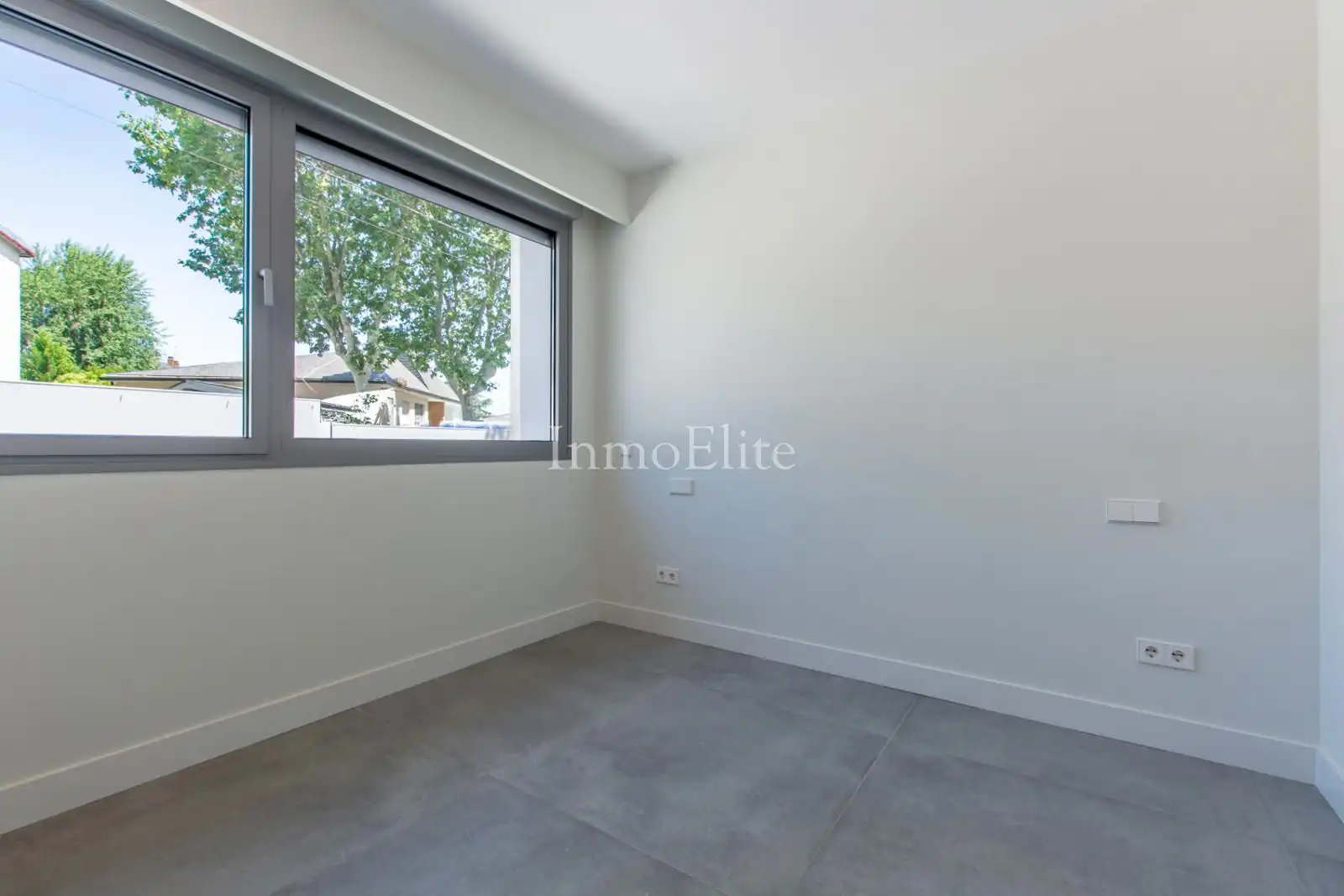 Casa bifamiliare con piscina in vendita a Avenida Europa, imagen 16