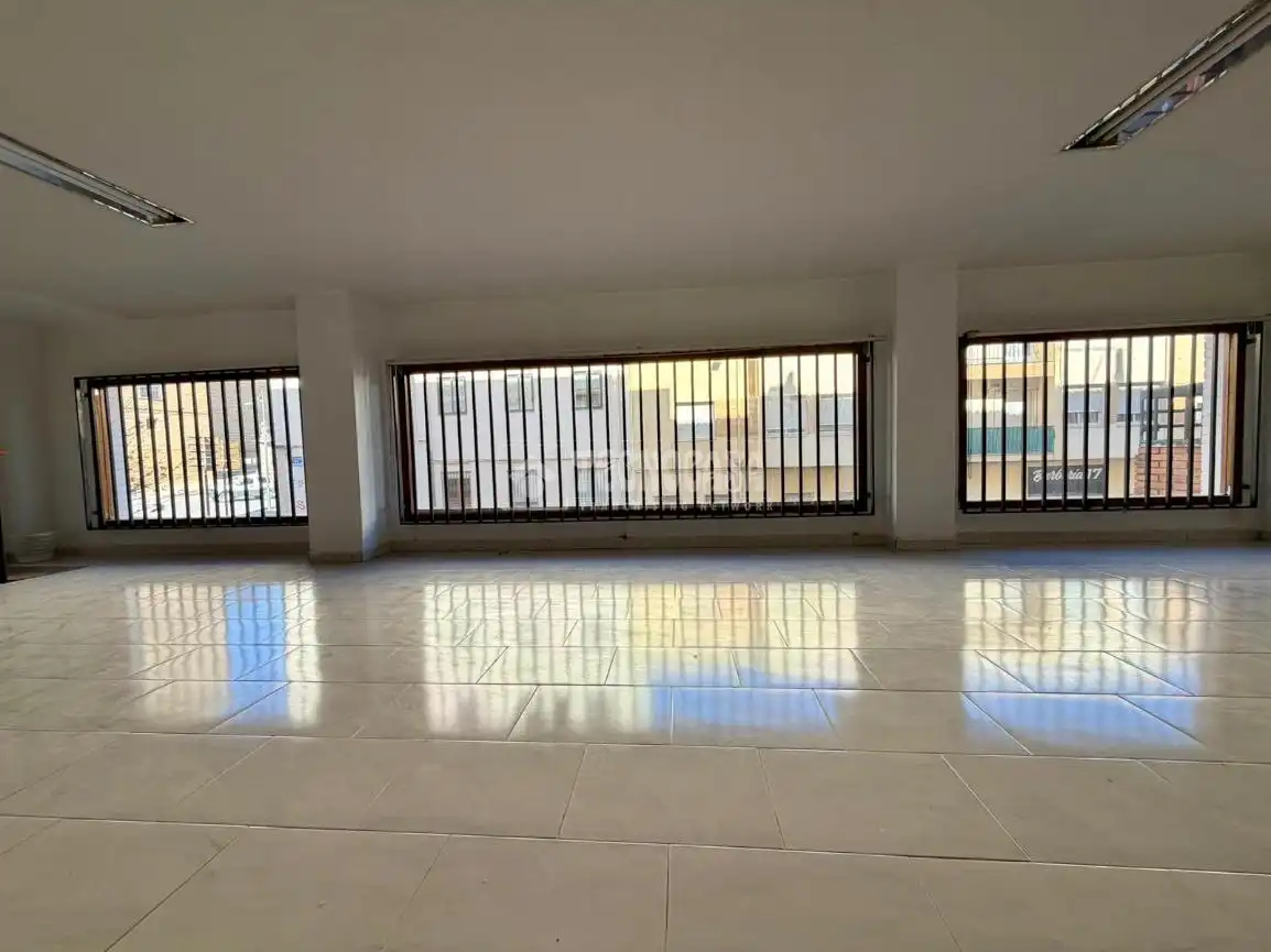 Local comercial en venda a Av. de la Constitución, imagen 19