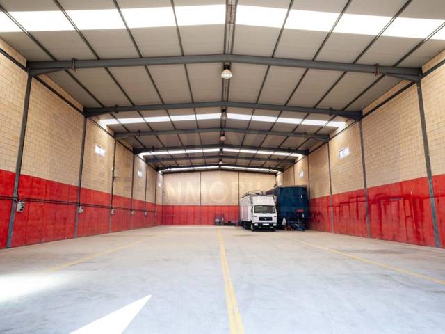 Nave industrial en Alquiler en N/A en Cuzcurrita de Río Tirón
