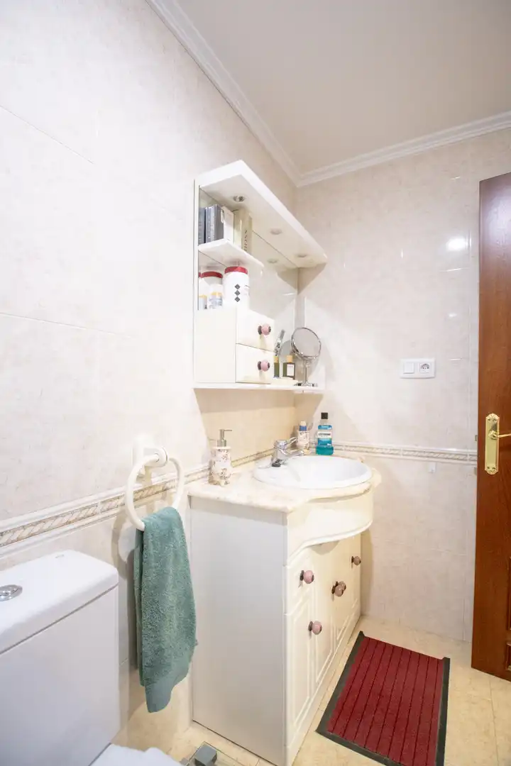 Baño de Piso en venta en Villaviciosa con Calefacción, Parquet y Trastero