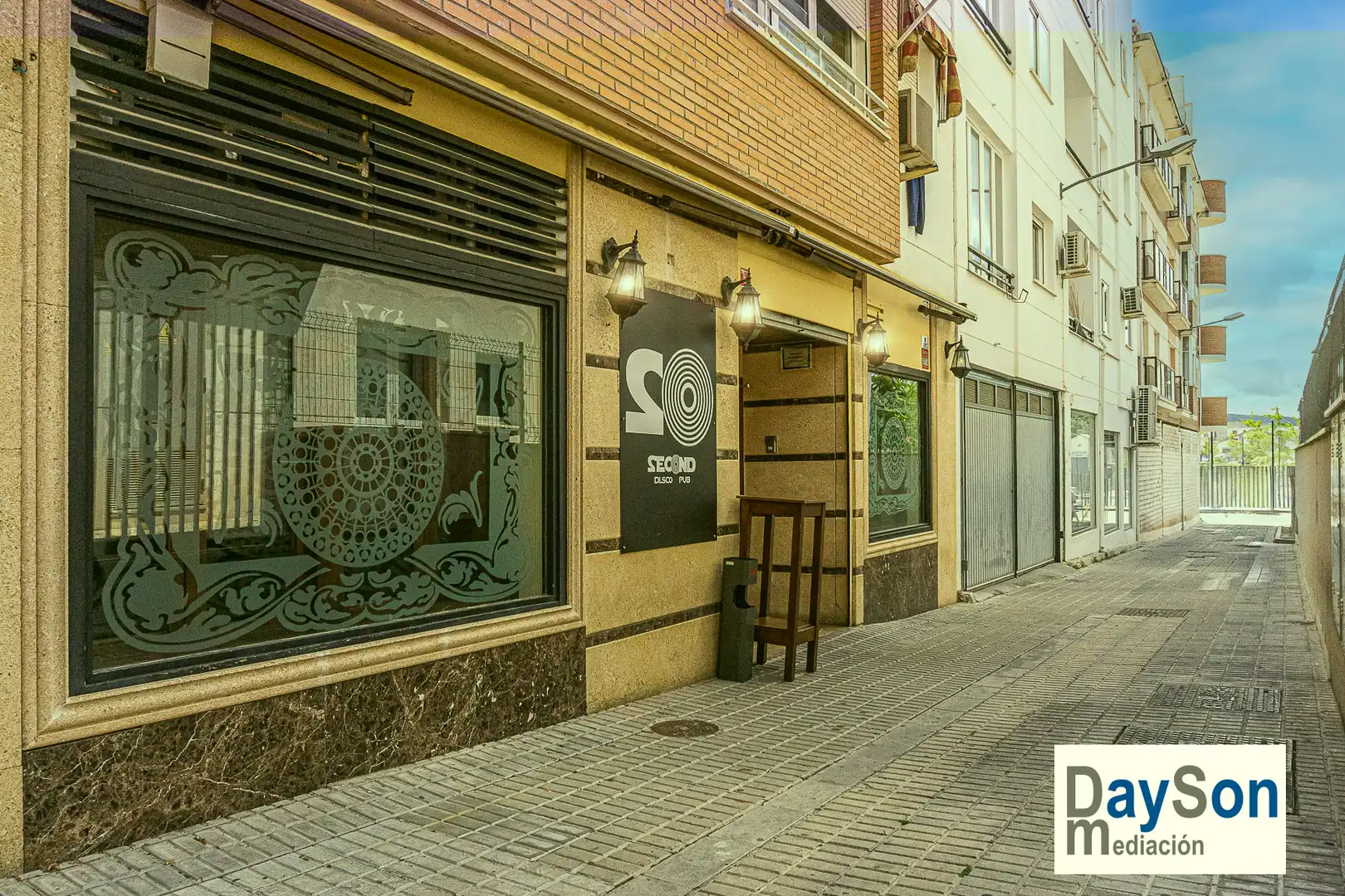 Vista exterior de Local en venda en Alcalá la Real amb Aire condicionat, Calefacció i Moblat