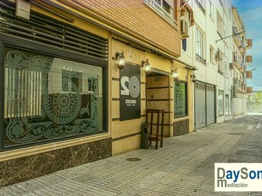 Local comercial en venta en Calle Carmen de Burgos 1